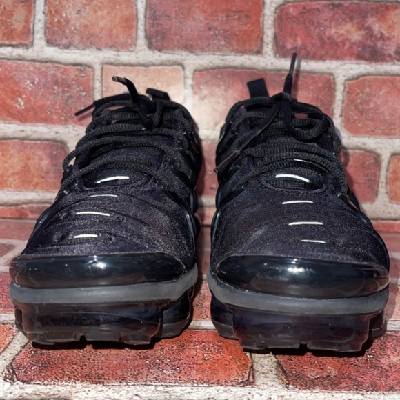 Pre-Owned Nike Air Max Vapormax Triple Black Sneaker Shoes Size 7 924453-004 - Picture 3 of 8